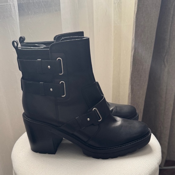 Marc Fisher Black Heeled Boots

Feel free to make an offer. - Picture 3 of 5